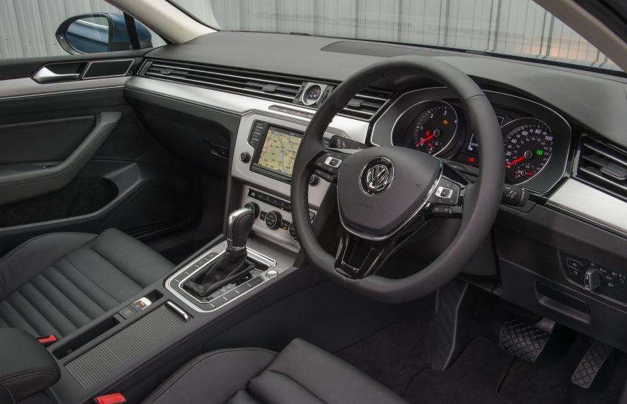  Volkswagen Passat SE 2015 года  (фото 21 из 24)